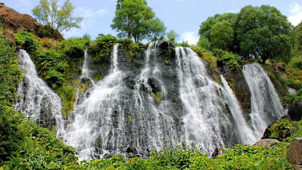 Shaki Waterfall